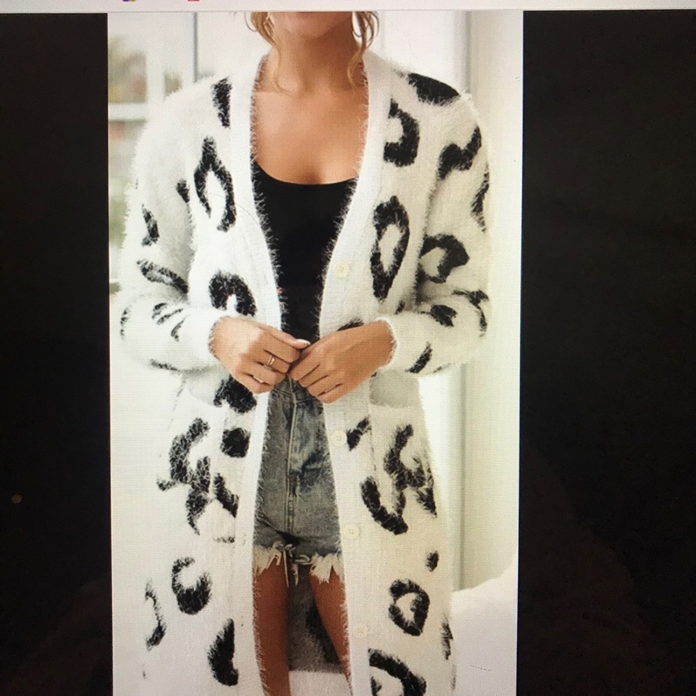Brand New Soft Fuzzy Long Leopard Print Cardigan L